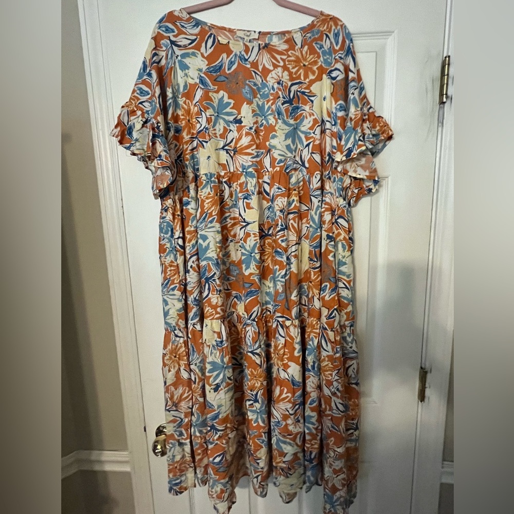 Orange Cream Dress 
Easel brand 
Brand new with tags
3xl